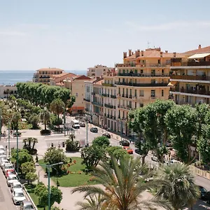 Aparthotel Chateauneuf, Menton